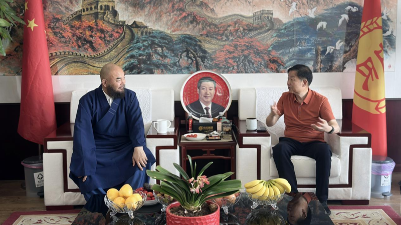 東華禪寺萬(wàn)行法師到訪岳氏集團(tuán)，禪文化與素食產(chǎn)業(yè)碰撞新“火花”